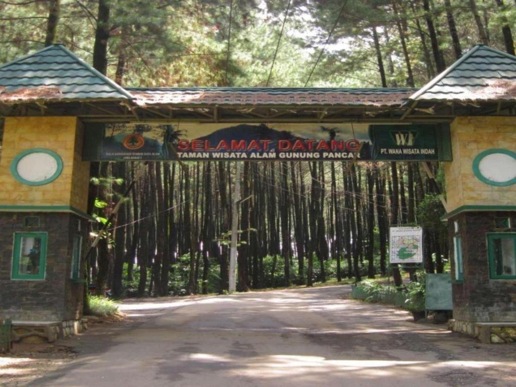 Green Wattana Hotel Sentul Bogor Kültér fotó