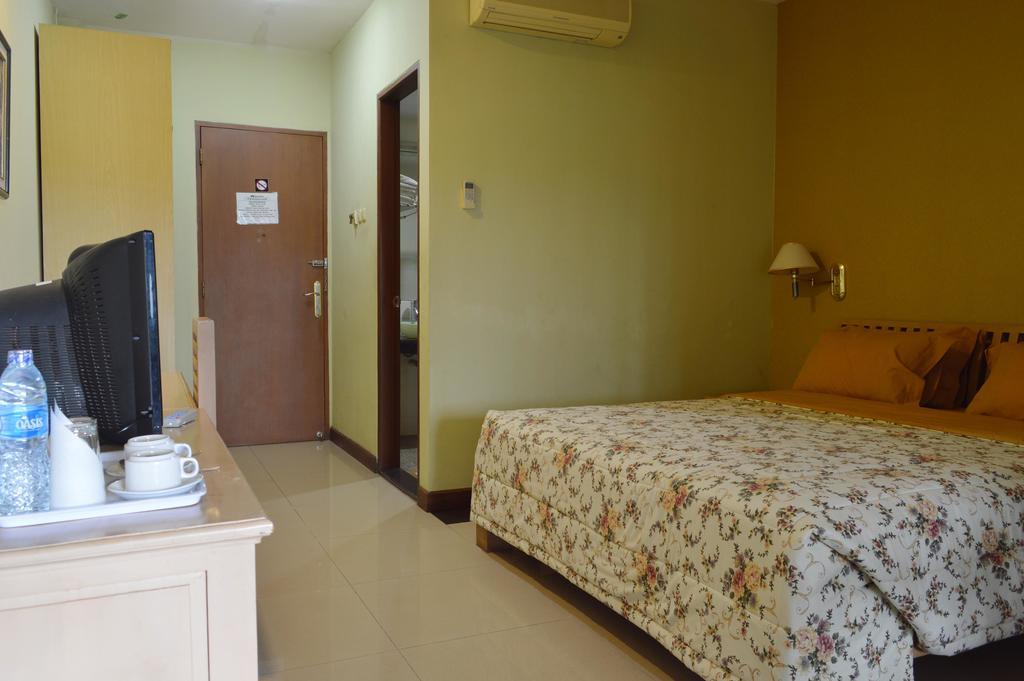 Green Wattana Hotel Sentul Bogor Kültér fotó