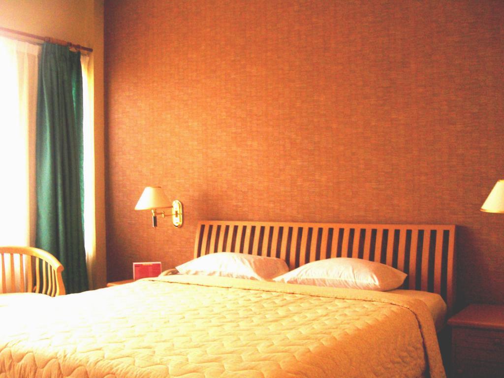 Green Wattana Hotel Sentul Bogor Kültér fotó